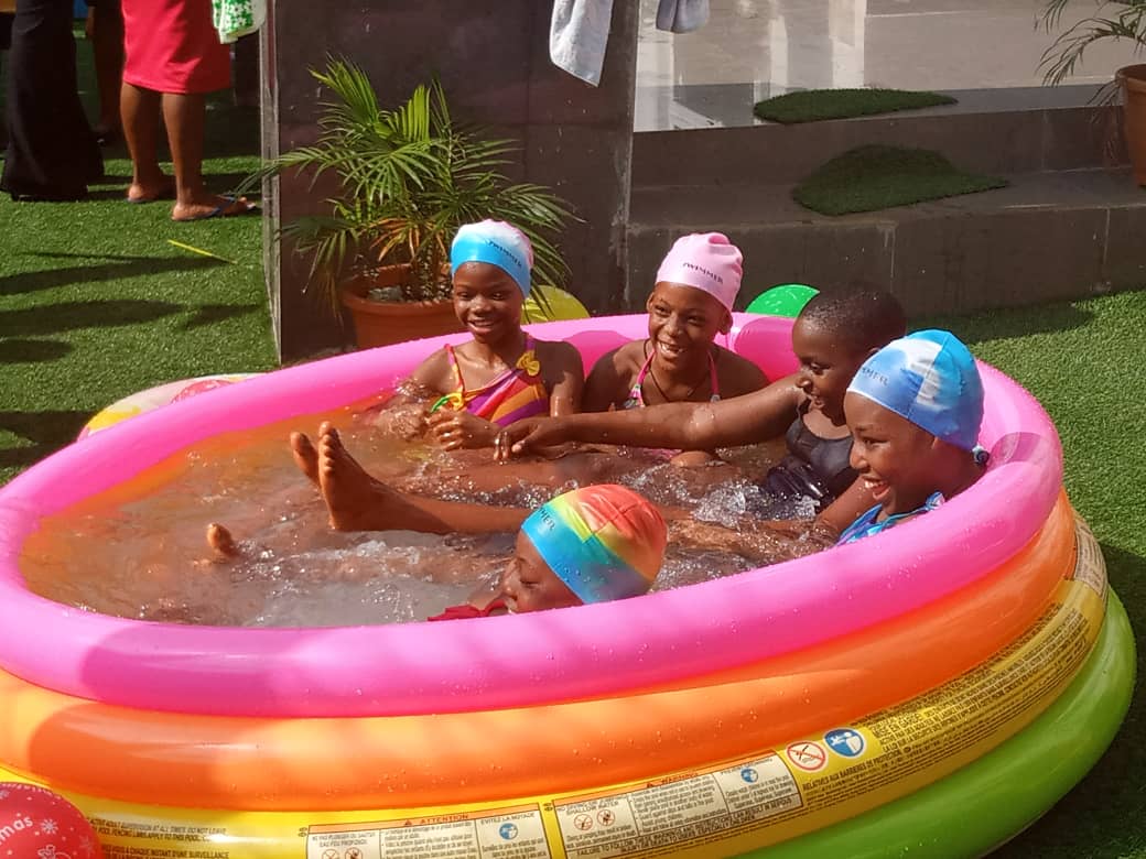 Pool party